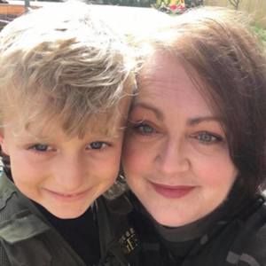 Meet your Posher, Debbie